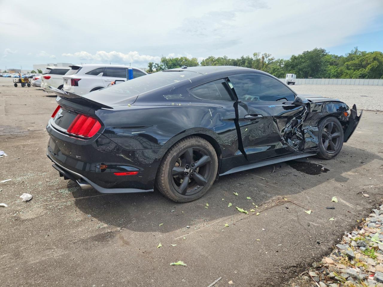 2016 Ford Mustang - zdjęcie 3