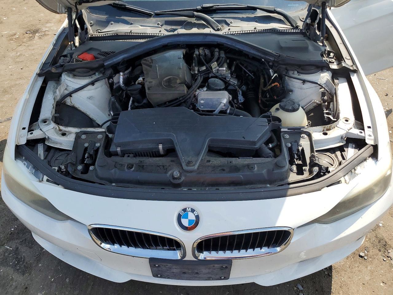 2013 BMW 328 I - zdjęcie 11