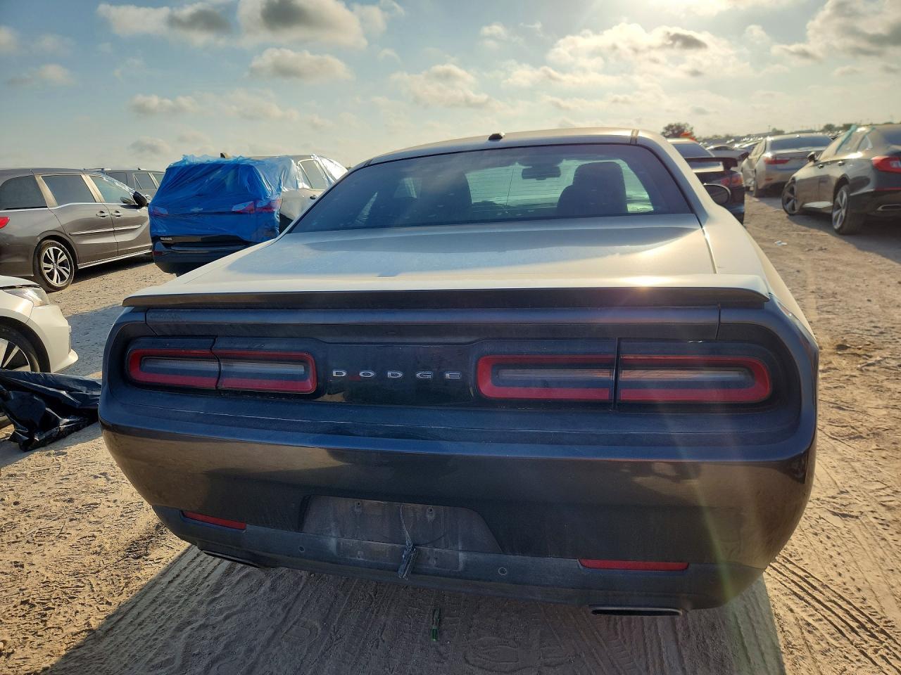 2015 Dodge Challenger Sxt - zdjęcie 6