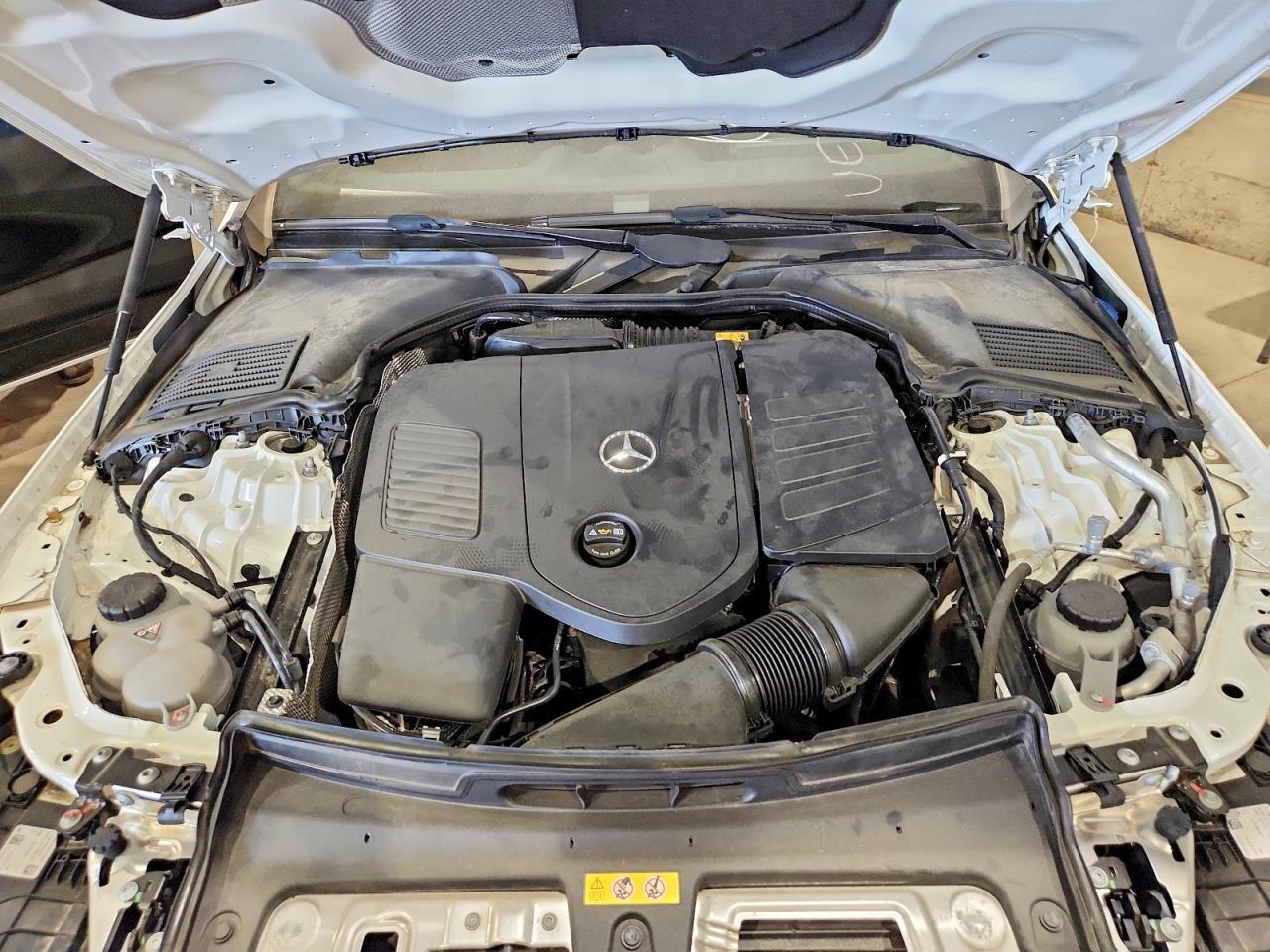 2024 Mercedes-Benz C 300 4Matic - zdjęcie 11