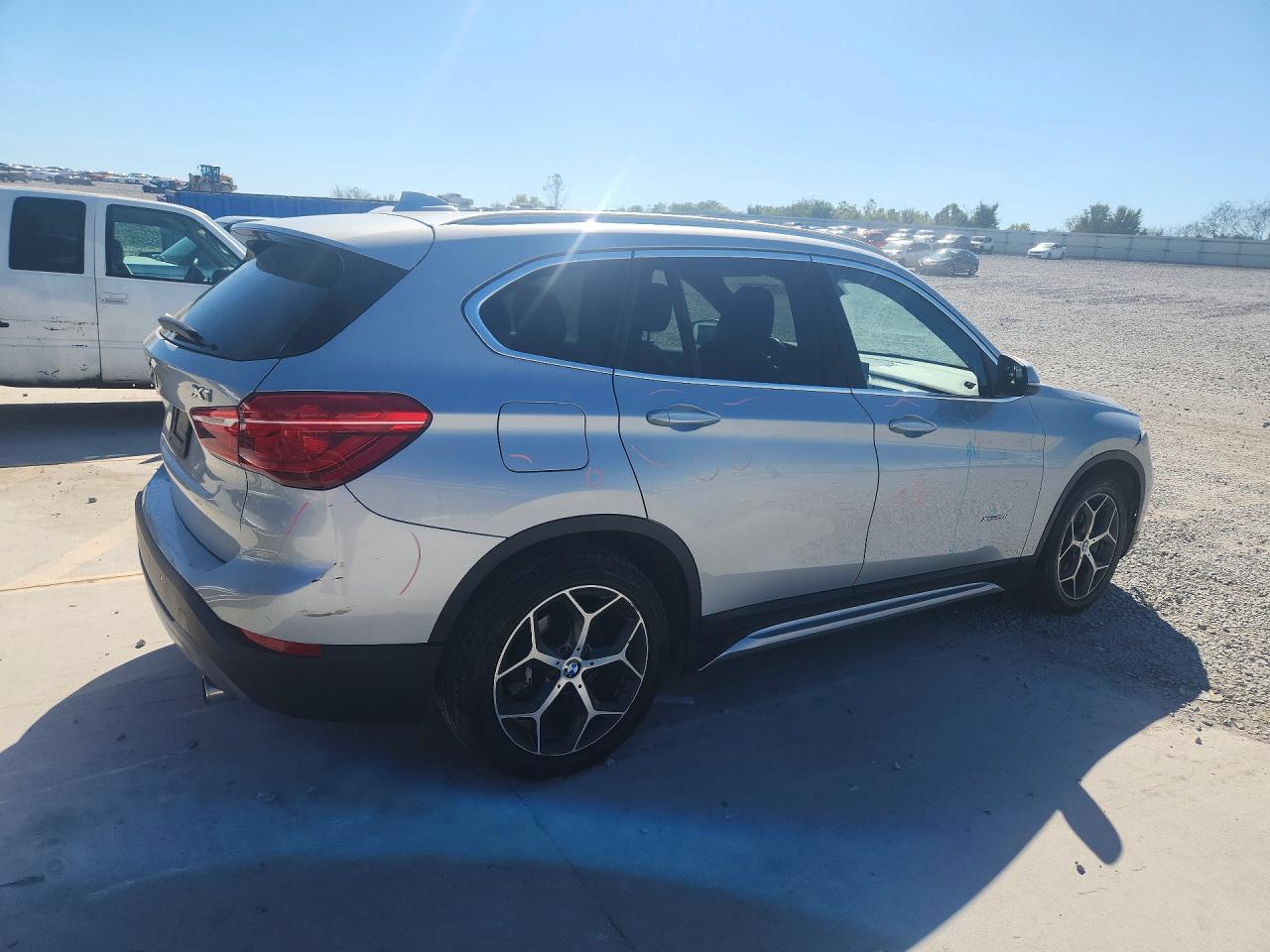 2016 BMW X1 xDrive28I - zdjęcie 3