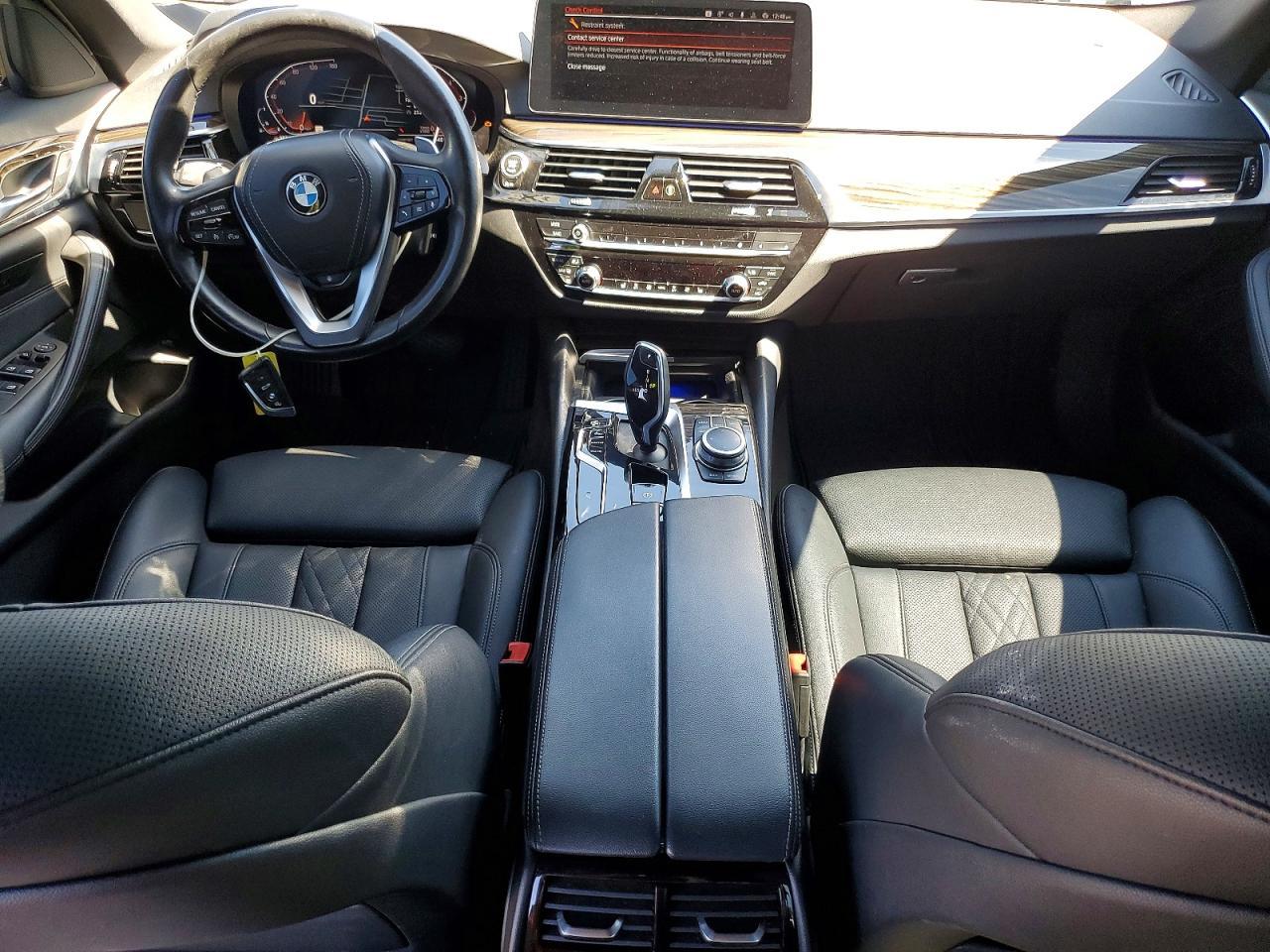 2022 BMW Seria 5 530i - zdjęcie 8
