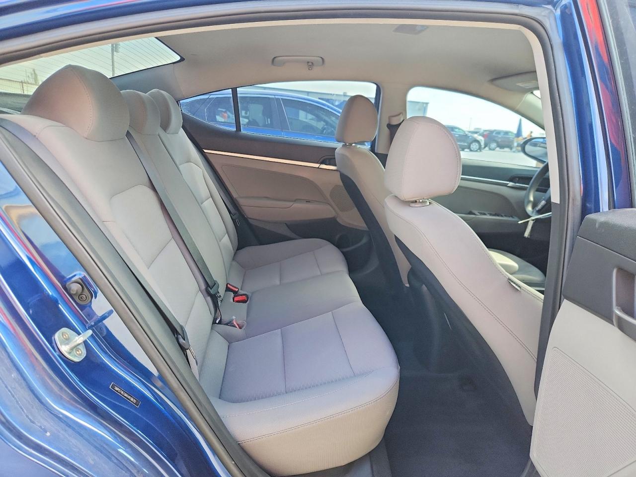 2019 Hyundai Elantra - zdjęcie 10