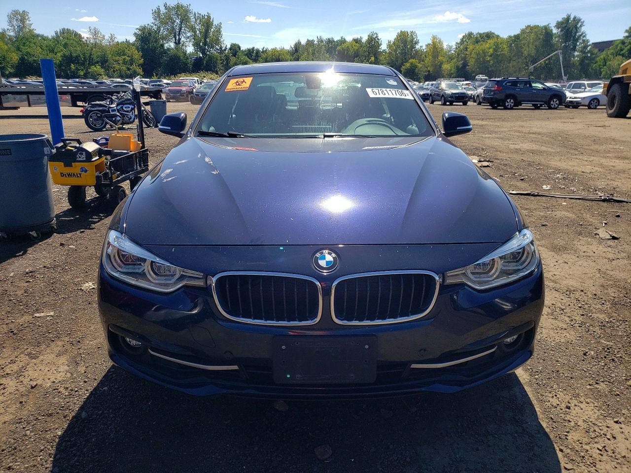 2017 BMW 330 Xi - zdjęcie 5