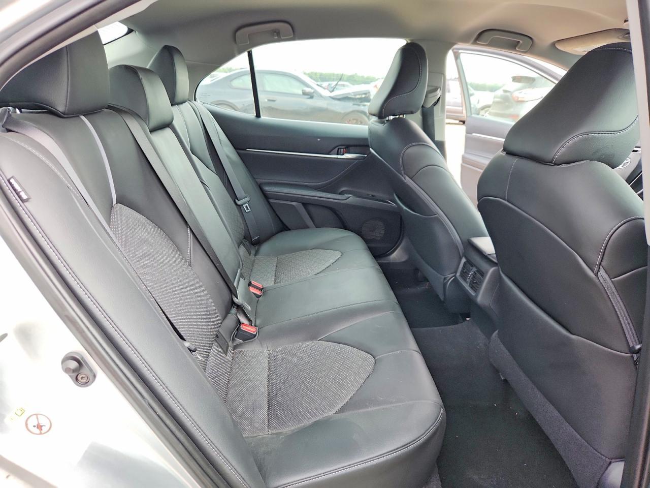 2018 Toyota Camry Xse - zdjęcie 10