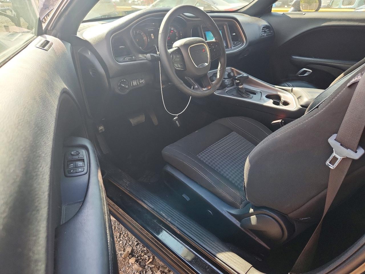 2022 Dodge Challenger Sxt - zdjęcie 8