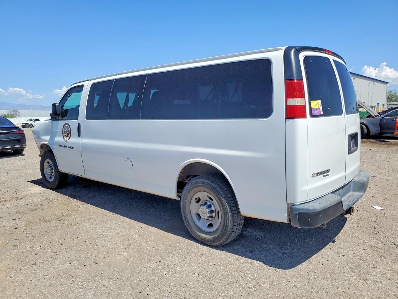 2015 Chevrolet Express G3500 Ls - zdjęcie 2