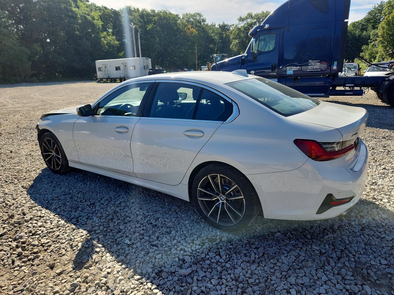 2019 BMW Seria 3 330i - zdjęcie 2