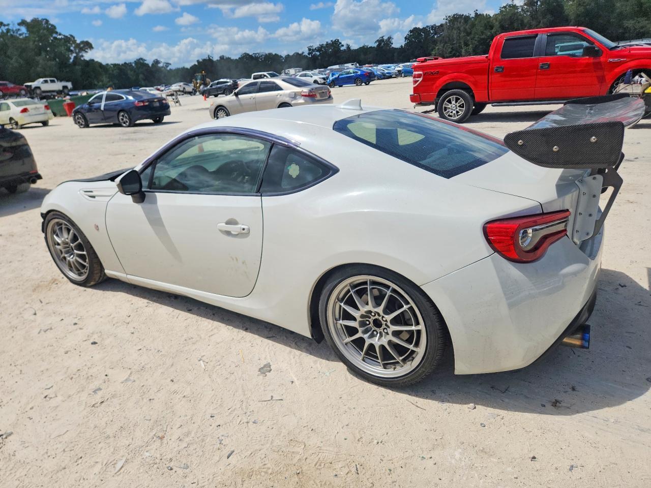 2019 Toyota 86 Base - zdjęcie 2