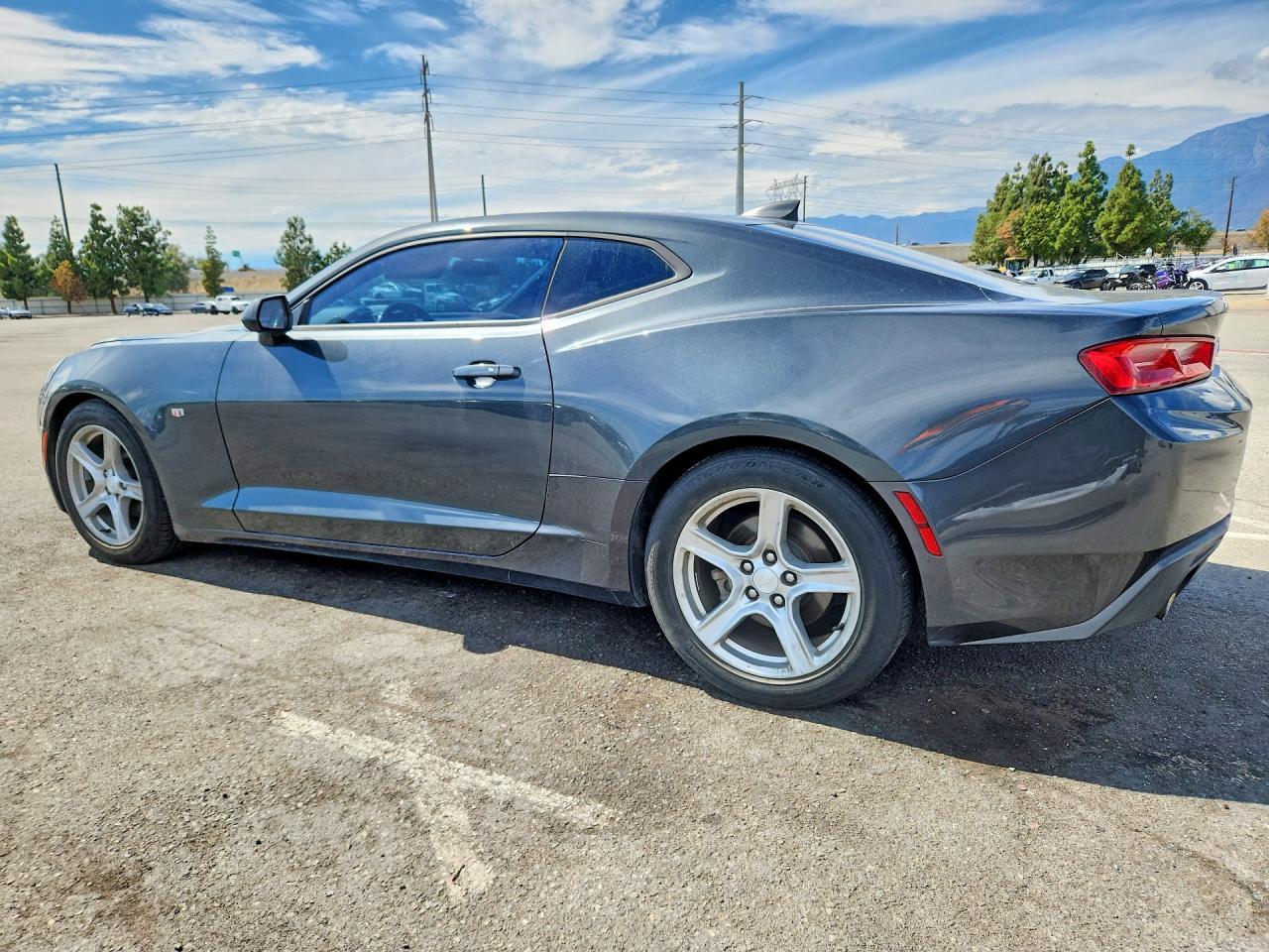 2018 Chevrolet Camaro Lt - zdjęcie 2