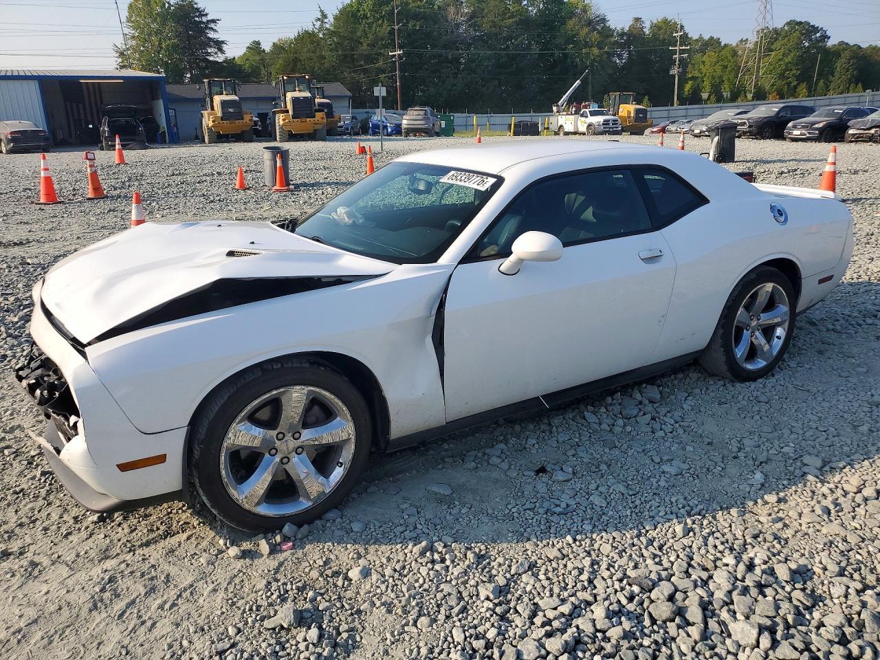 2013 Dodge Challenger Sxt - zdjęcie główne