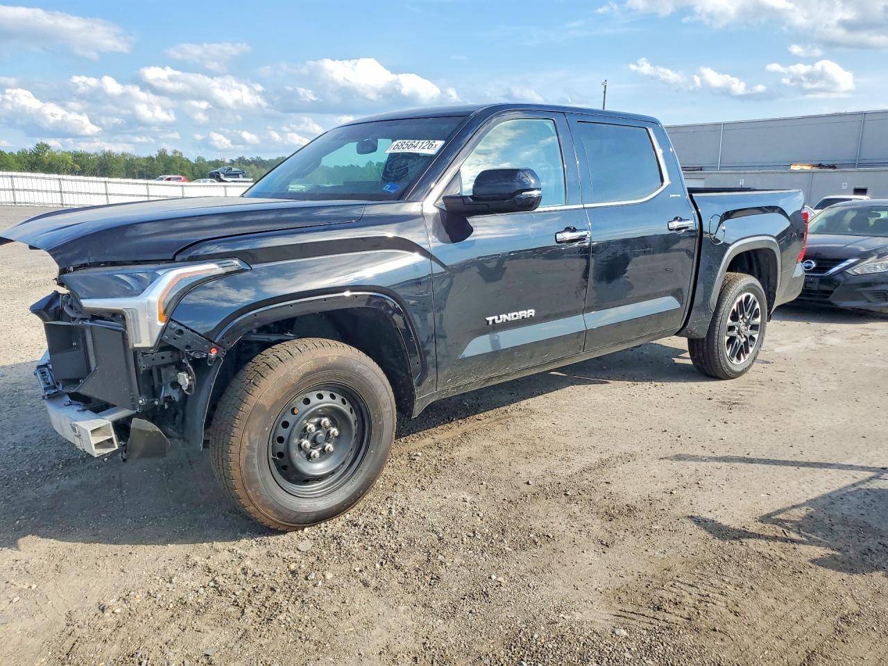 2026 Toyota Tundra Crewmax Limited - zdjęcie główne