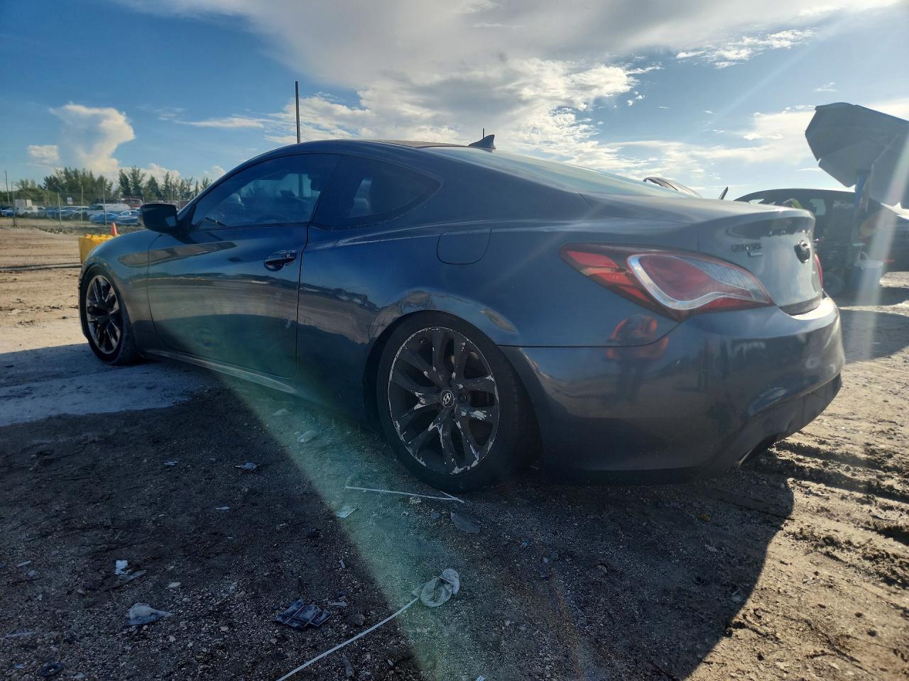 2013 Hyundai Genesis Coupe 2.0T Premium - zdjęcie 2