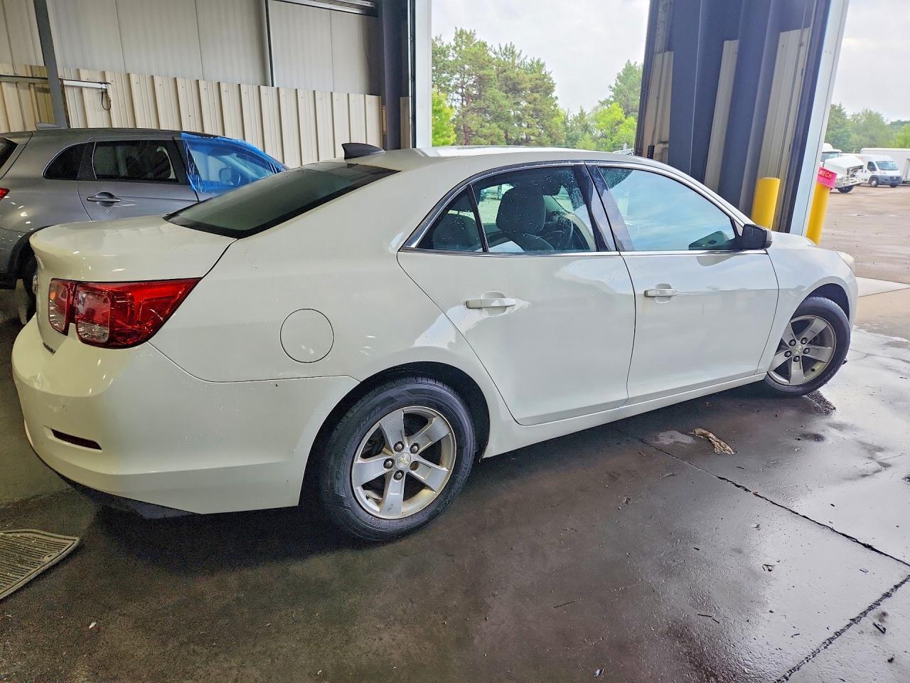 2015 Chevrolet Malibu Ls - zdjęcie 3