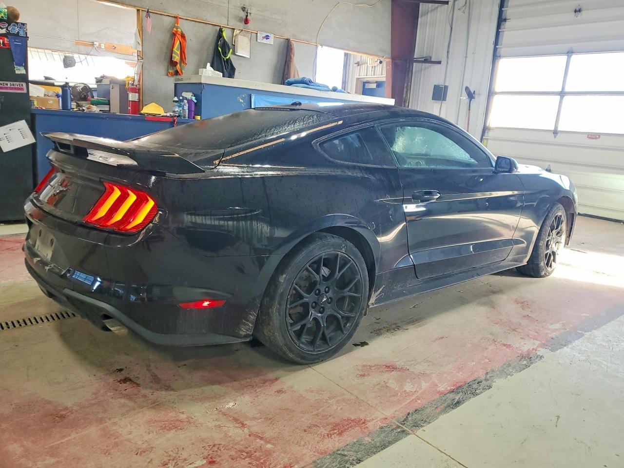 2018 Ford Mustang - zdjęcie 3