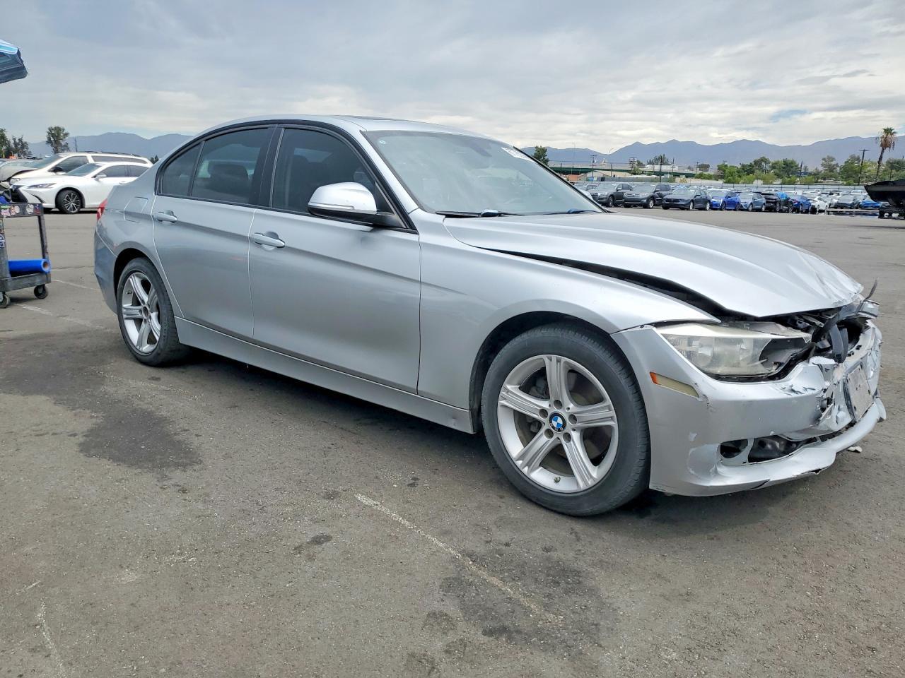 2013 BMW 328 I - zdjęcie 4