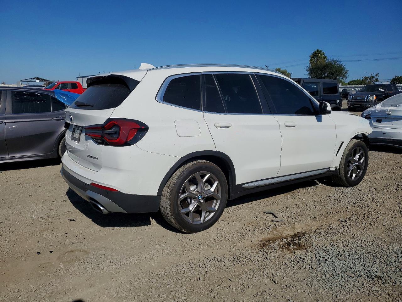 2022 BMW X3 xDrive30I - zdjęcie 3