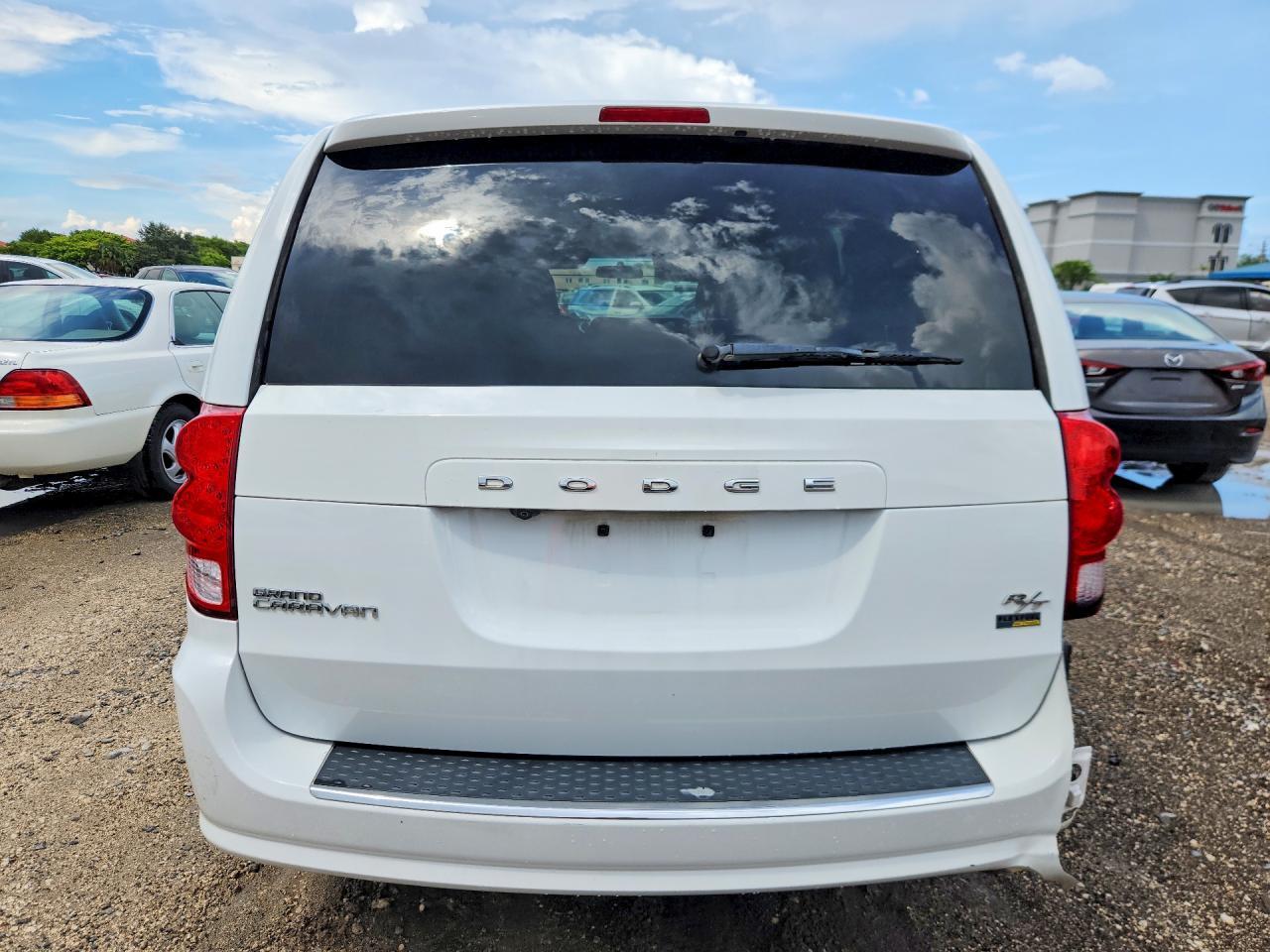 2016 Dodge Grand Caravan R/T - zdjęcie 6