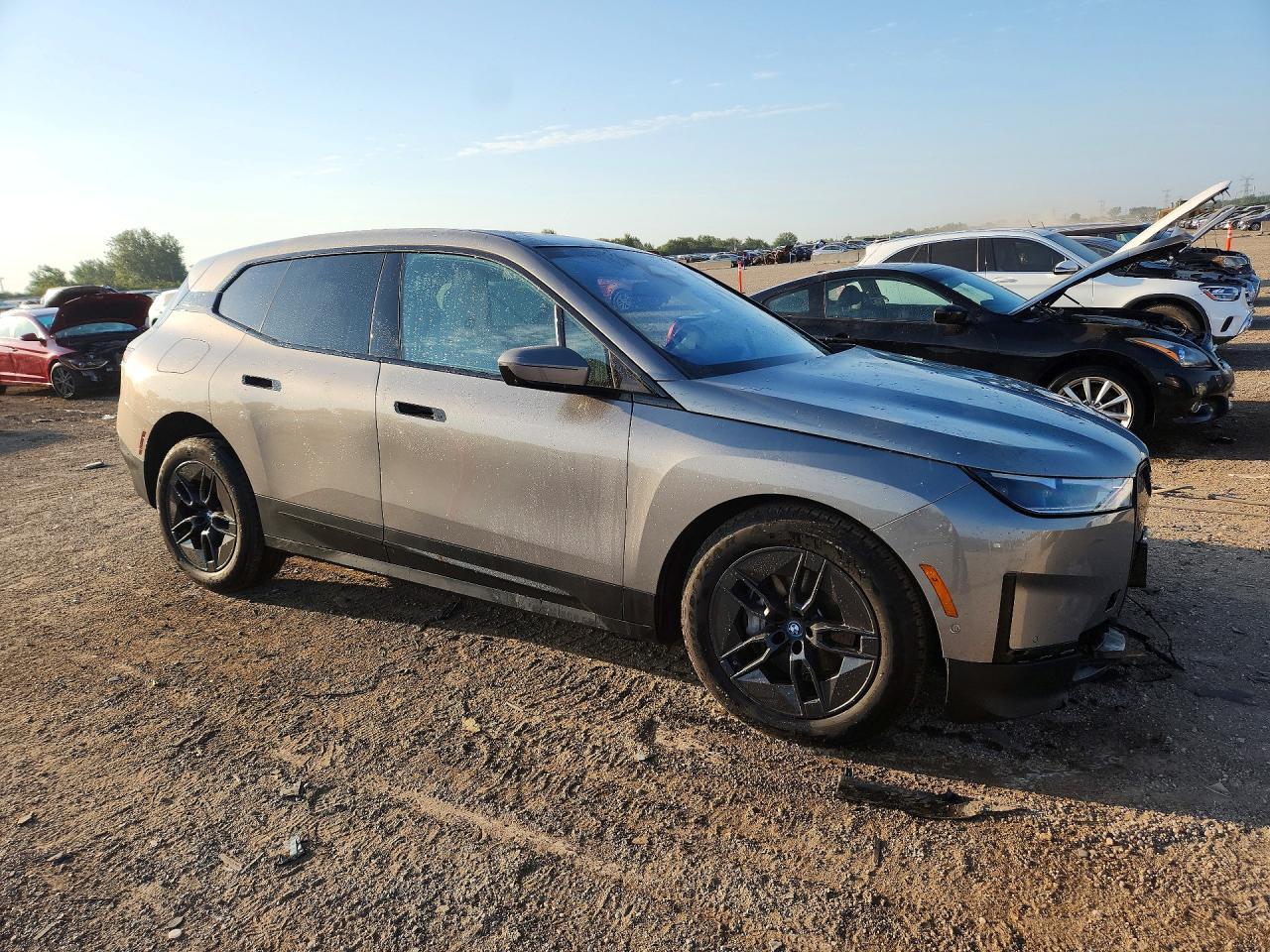 2025 BMW Ix xDrive50 - zdjęcie 4