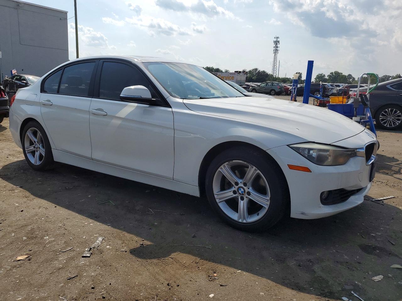 2013 BMW 328 I - zdjęcie 4