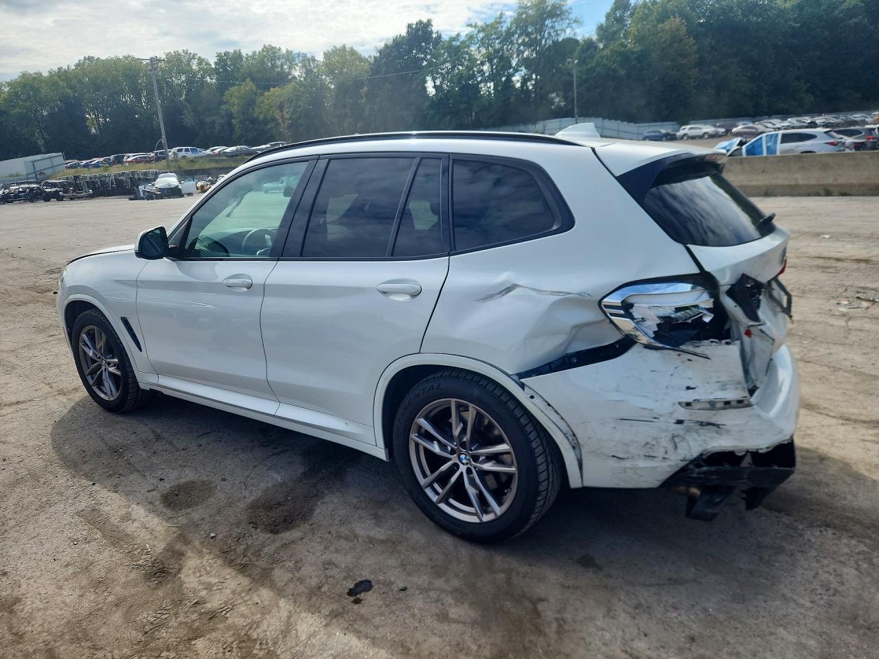 2021 BMW X3 xDrivem40I - zdjęcie 2