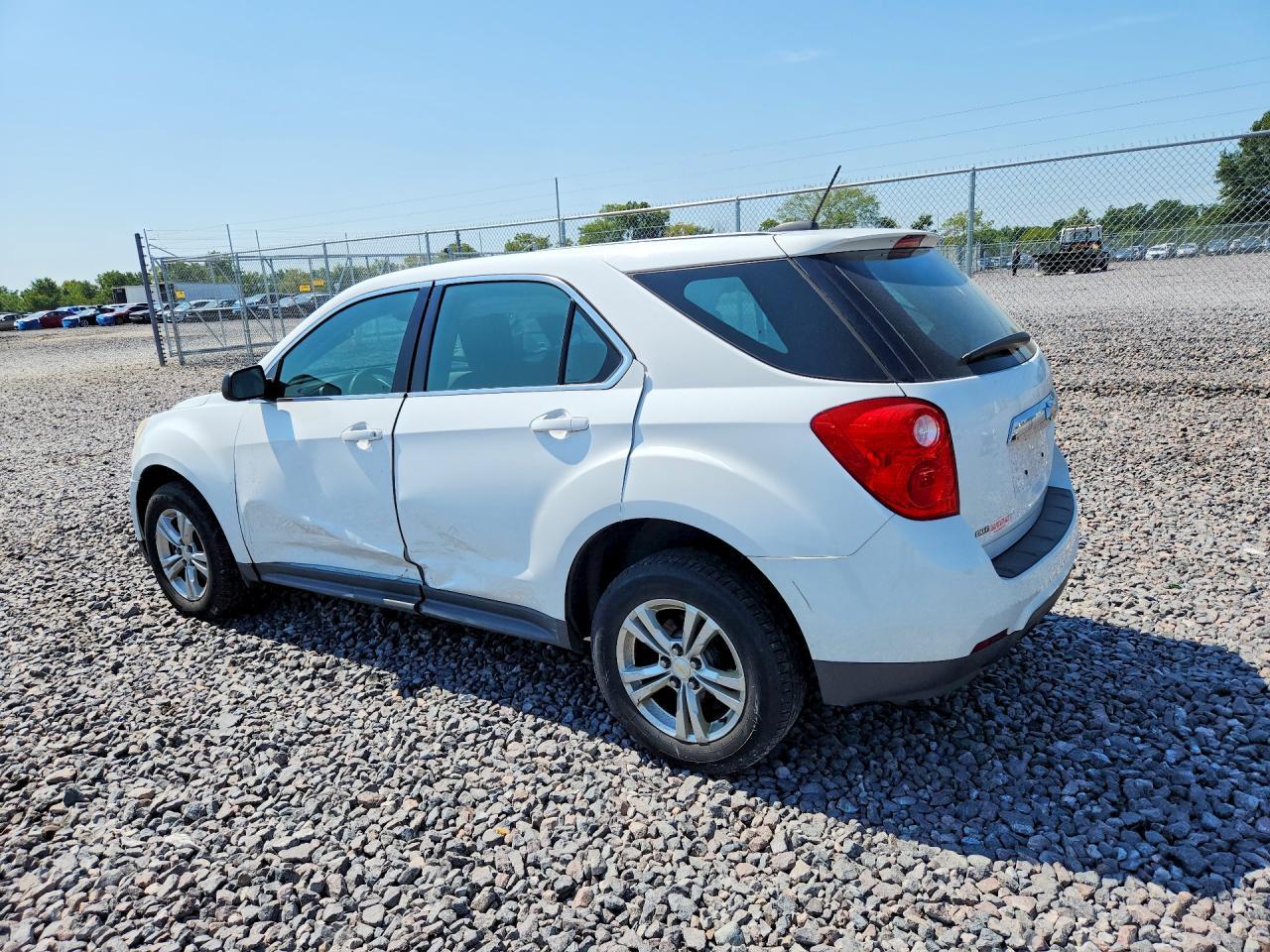 2015 Chevrolet Equinox Ls - zdjęcie 2