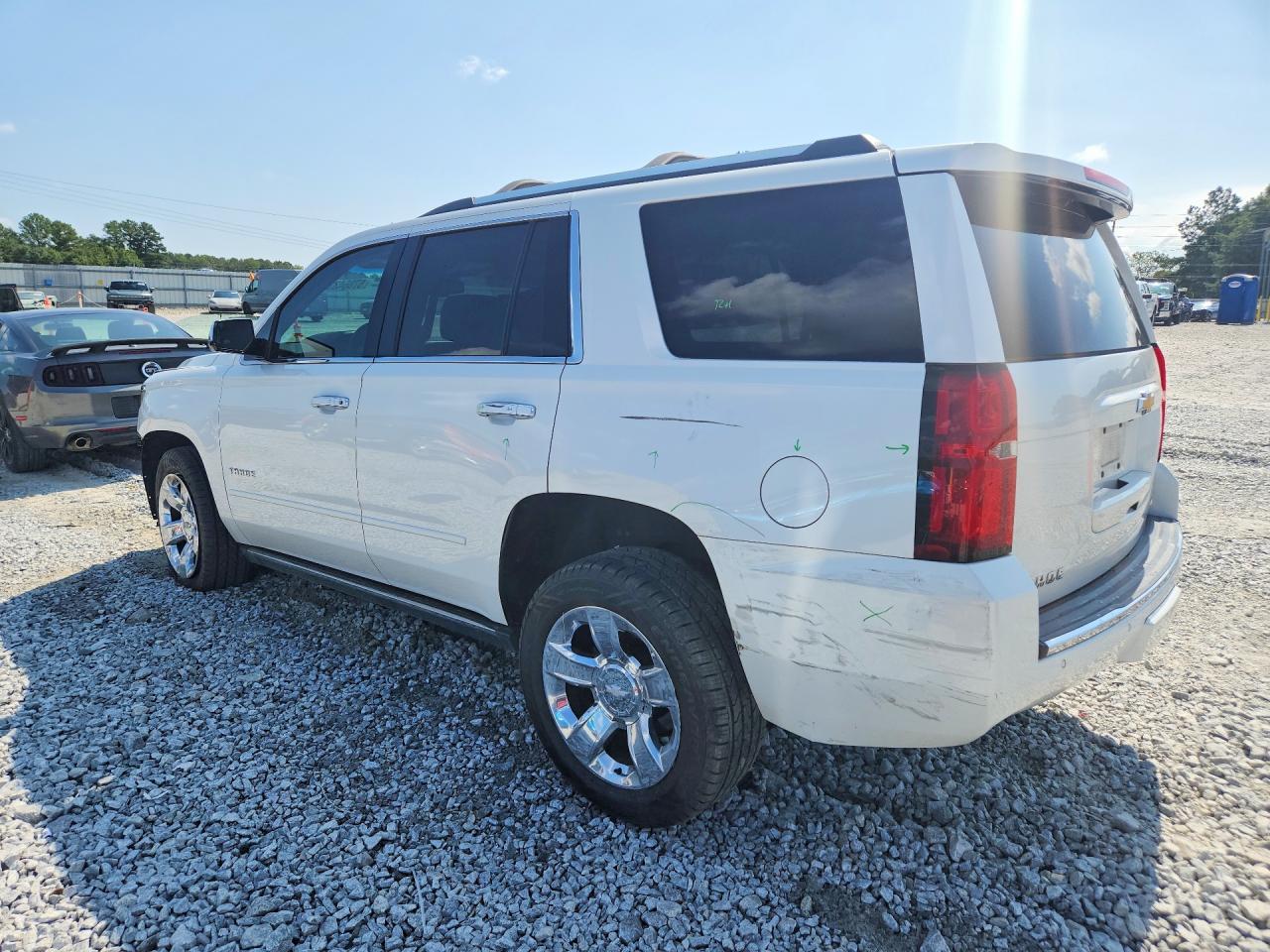 2017 Chevrolet Tahoe C1500 Premier - zdjęcie 2