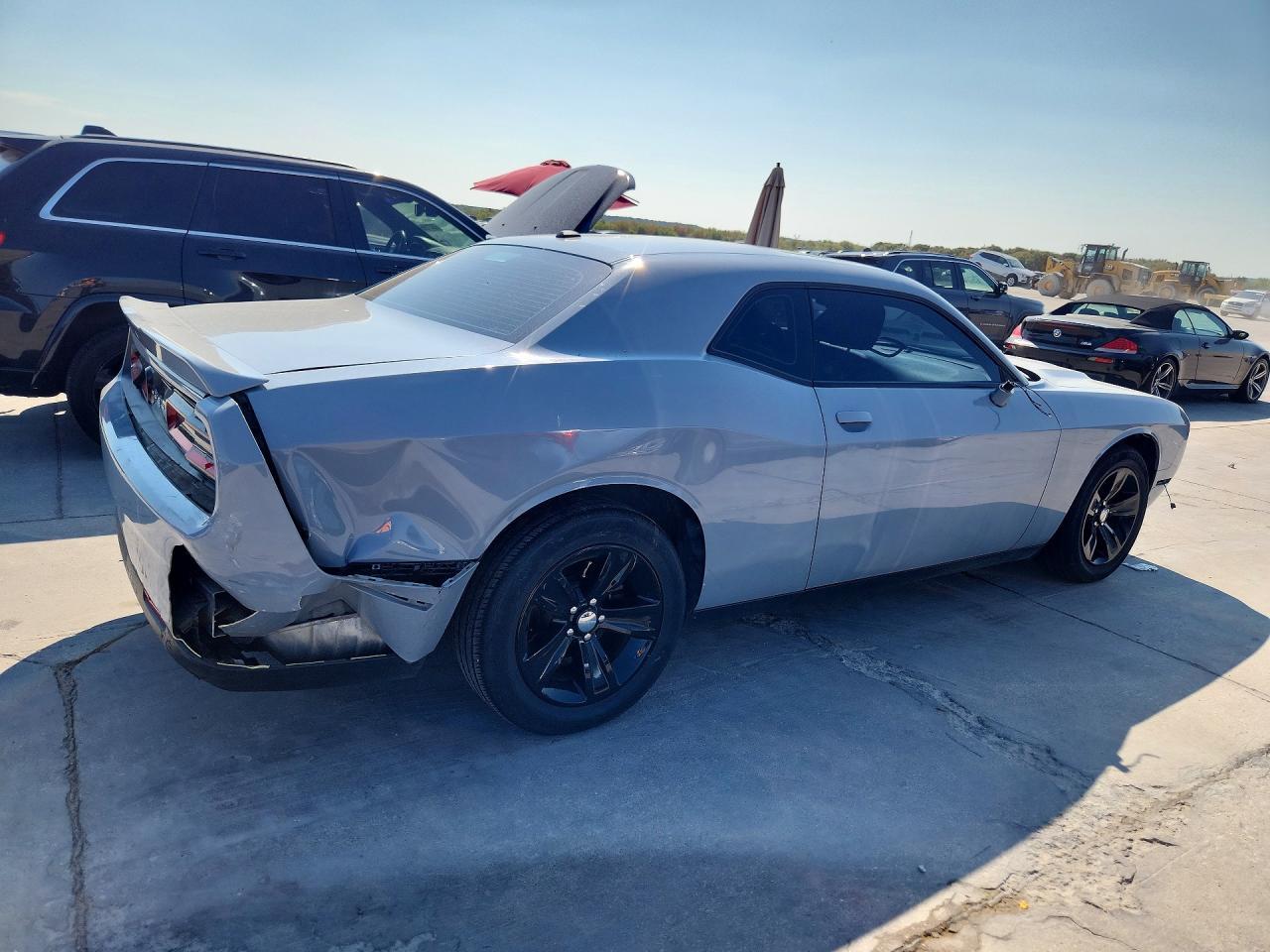 2021 Dodge Challenger Sxt - zdjęcie 3