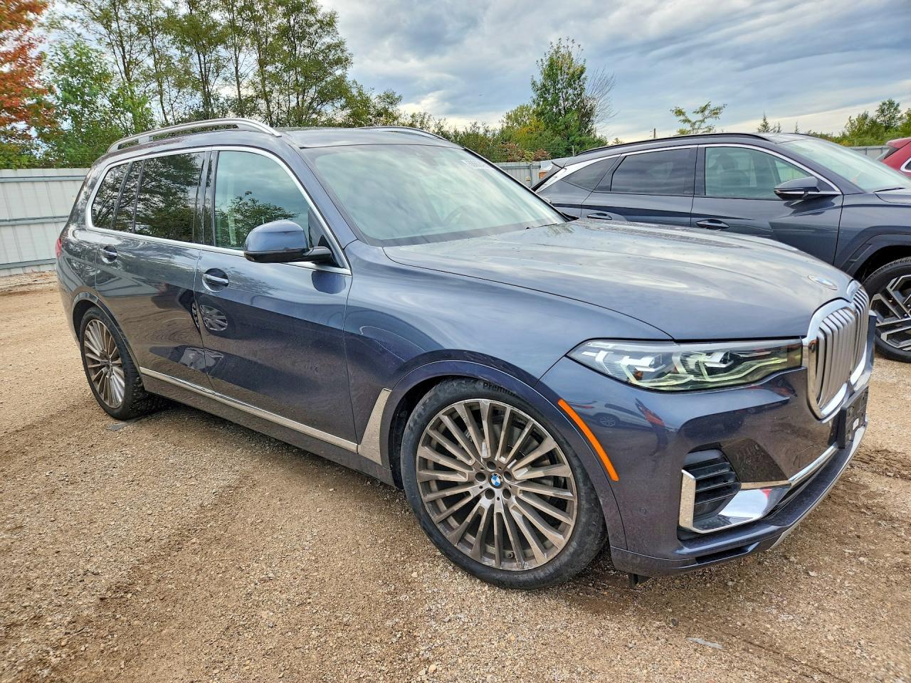 2022 BMW X7 xDrive40I - zdjęcie 4