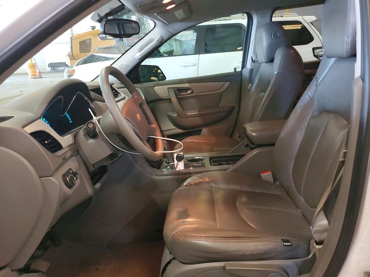 2017 Chevrolet Traverse Ls - zdjęcie 7