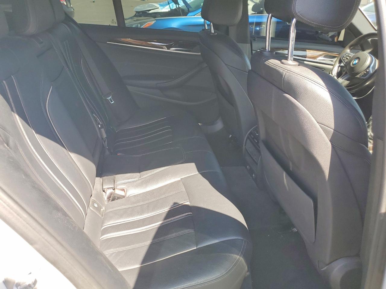 2019 BMW 530E - zdjęcie 10