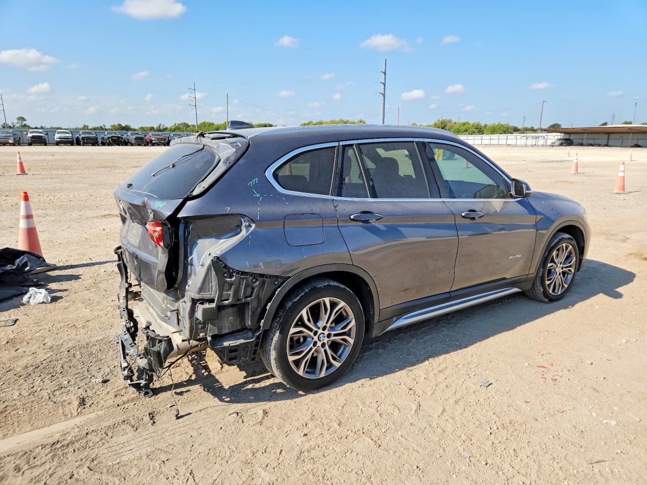 2017 BMW X1 xDrive28I - zdjęcie 3