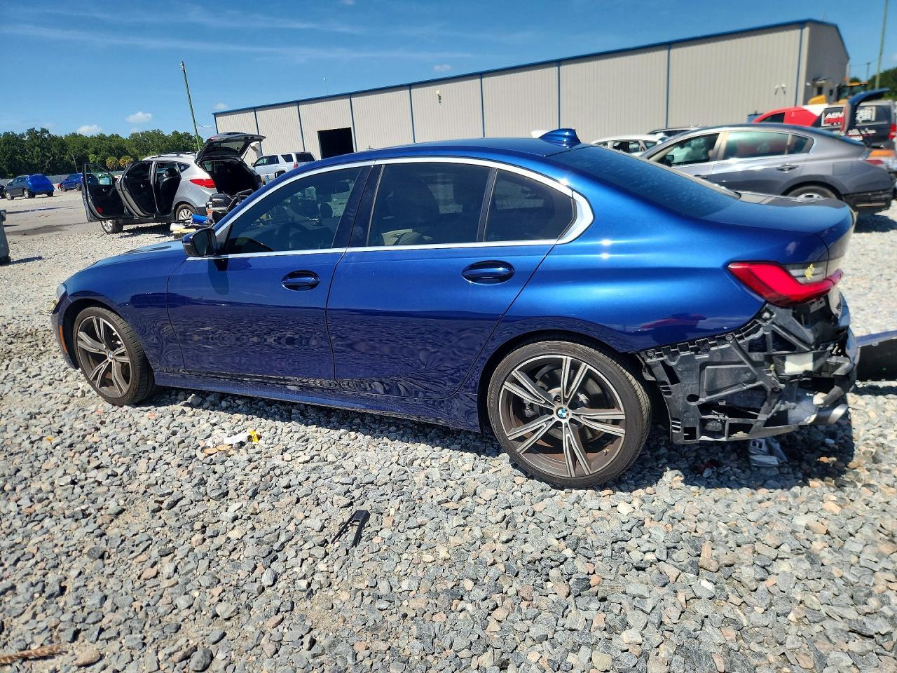 2020 BMW 330I - zdjęcie 2