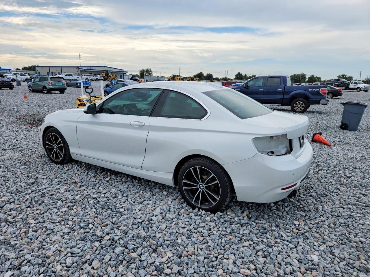 2020 BMW 230I xDrive - zdjęcie 2