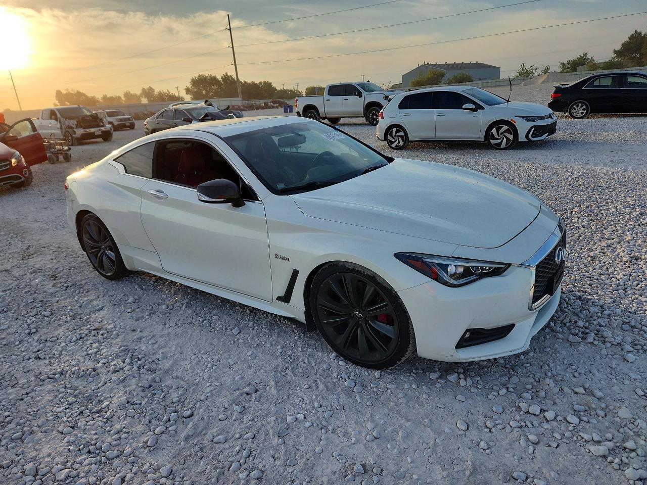 2018 Infiniti Q60 Red Sport 400 - zdjęcie 4