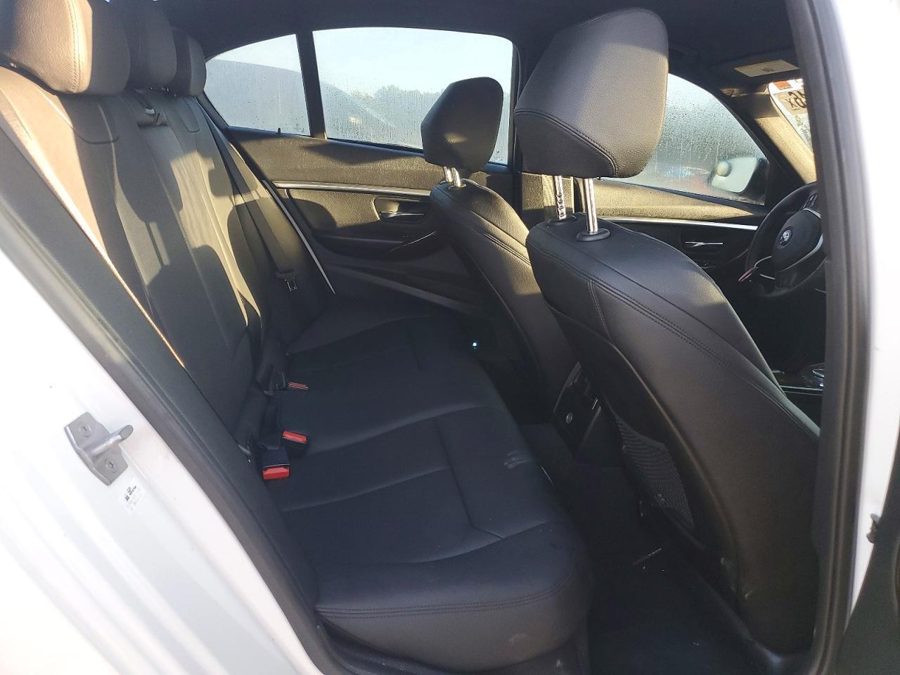 2017 BMW 330 I - zdjęcie 10