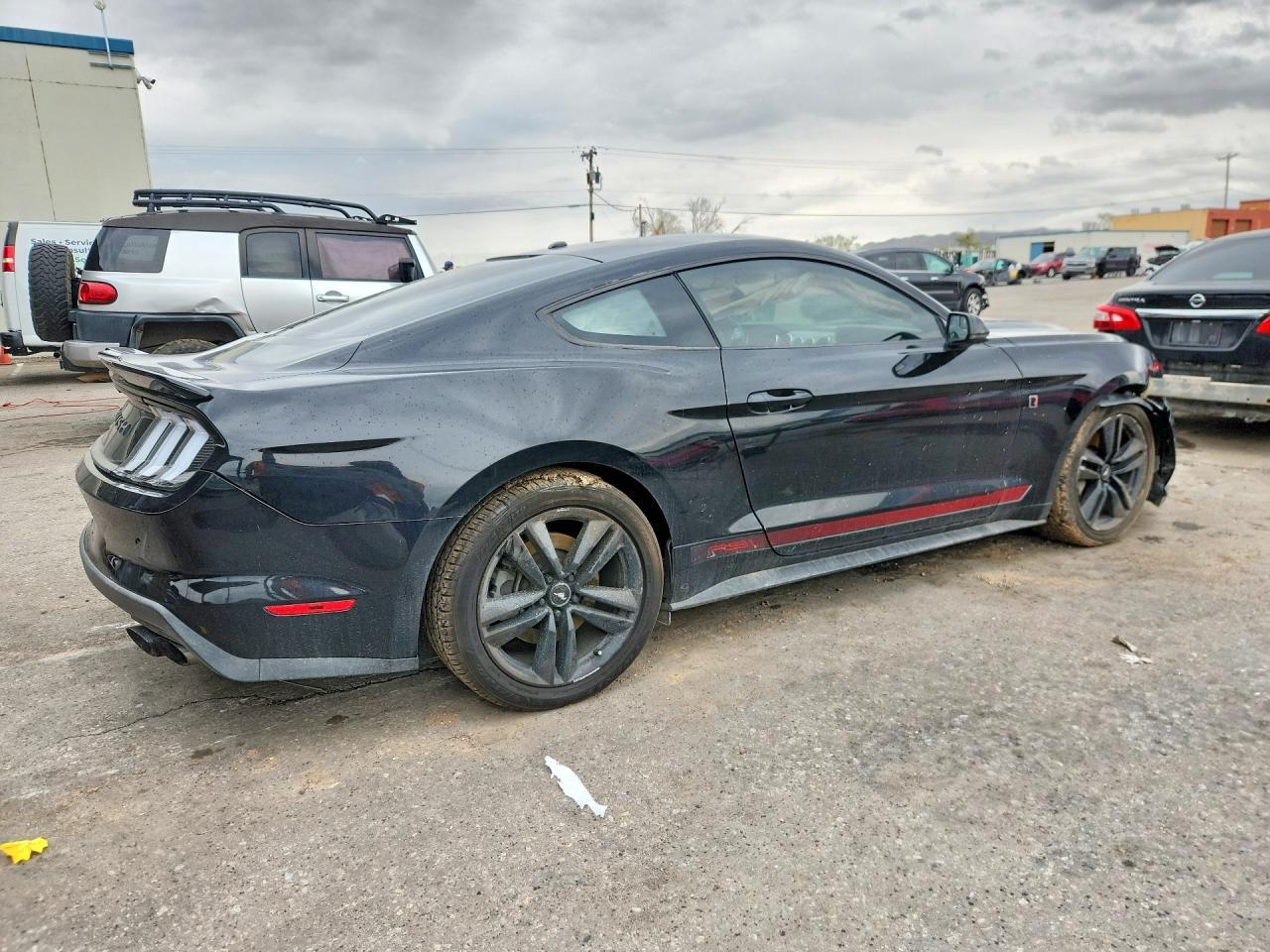 2016 Ford Mustang - zdjęcie 3