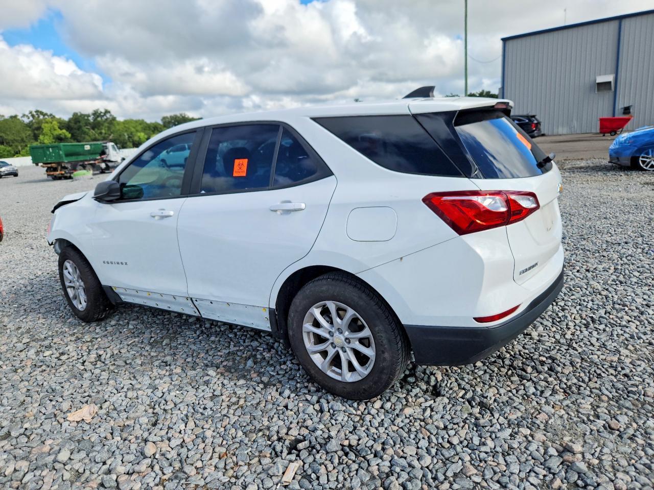 2021 Chevrolet Equinox Ls - zdjęcie 2