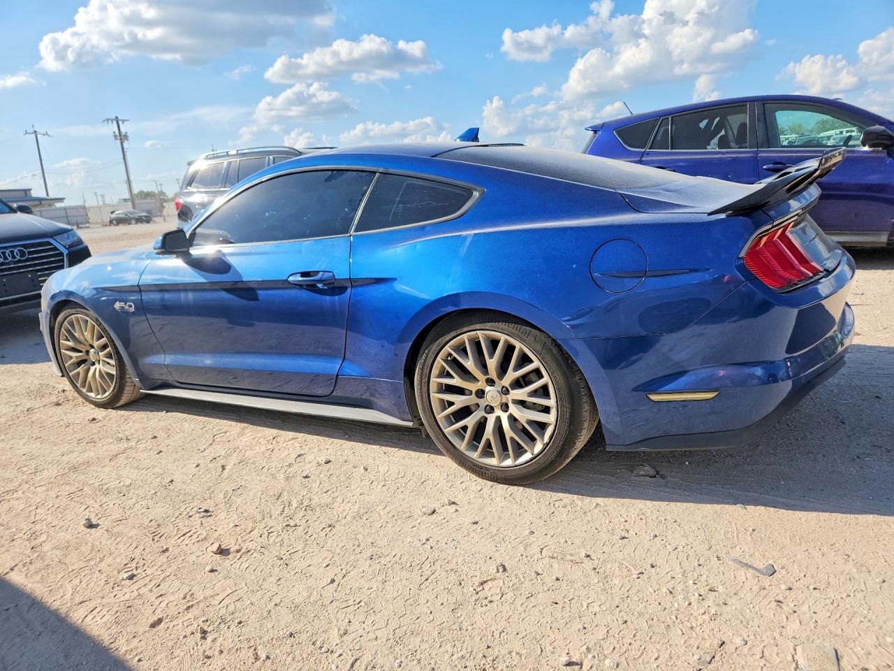 2022 Ford Mustang Gt - zdjęcie 2
