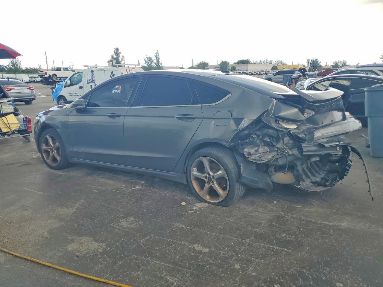 2013 Ford Fusion Se - zdjęcie 2
