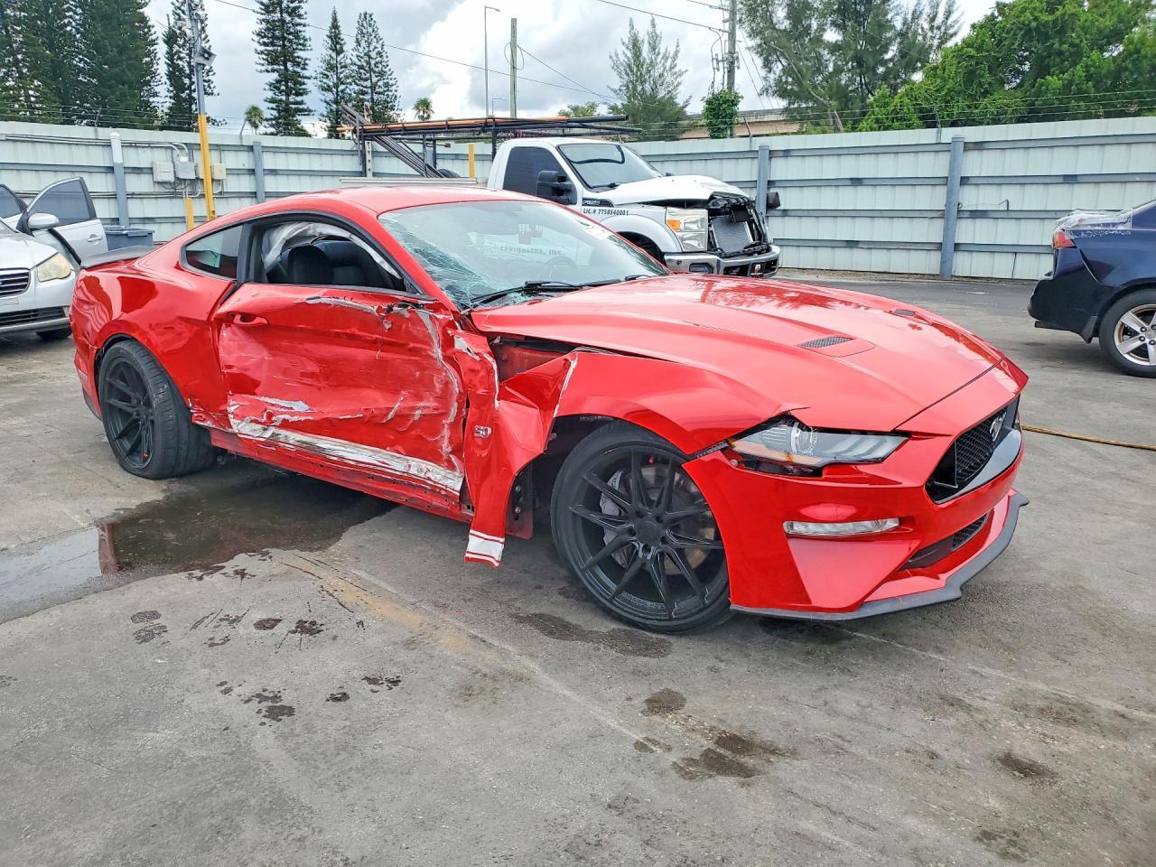 2020 Ford Mustang Gt - zdjęcie 4