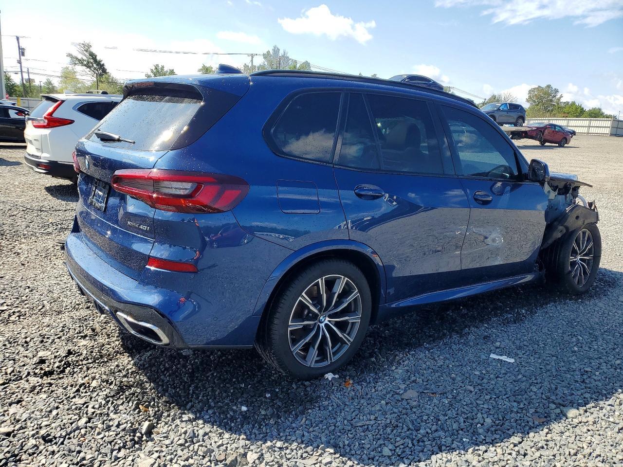 2022 BMW X5 xDrive40I - zdjęcie 3