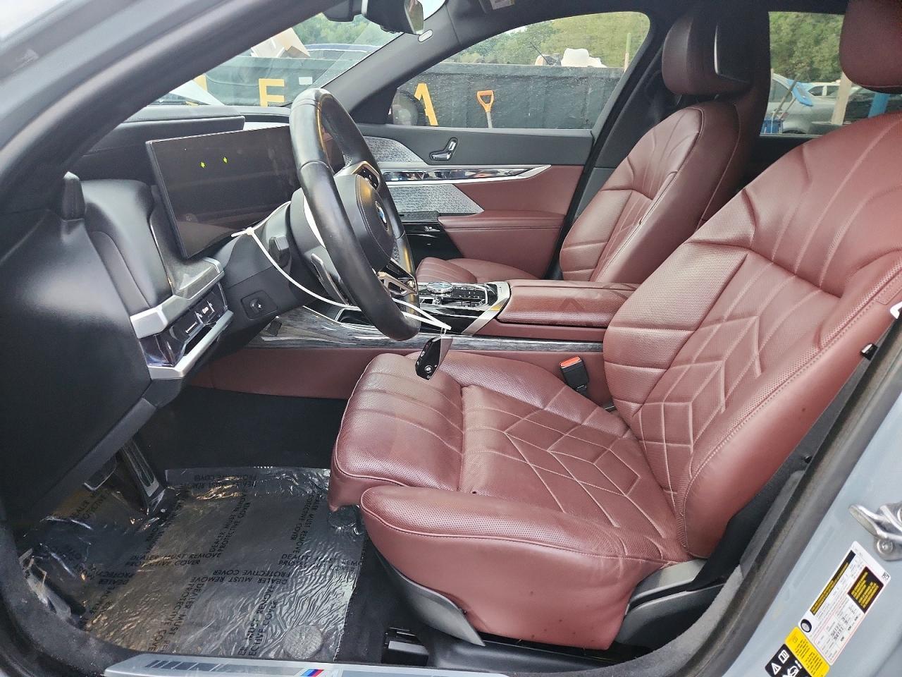 2023 BMW Seria 7 760i - zdjęcie 7