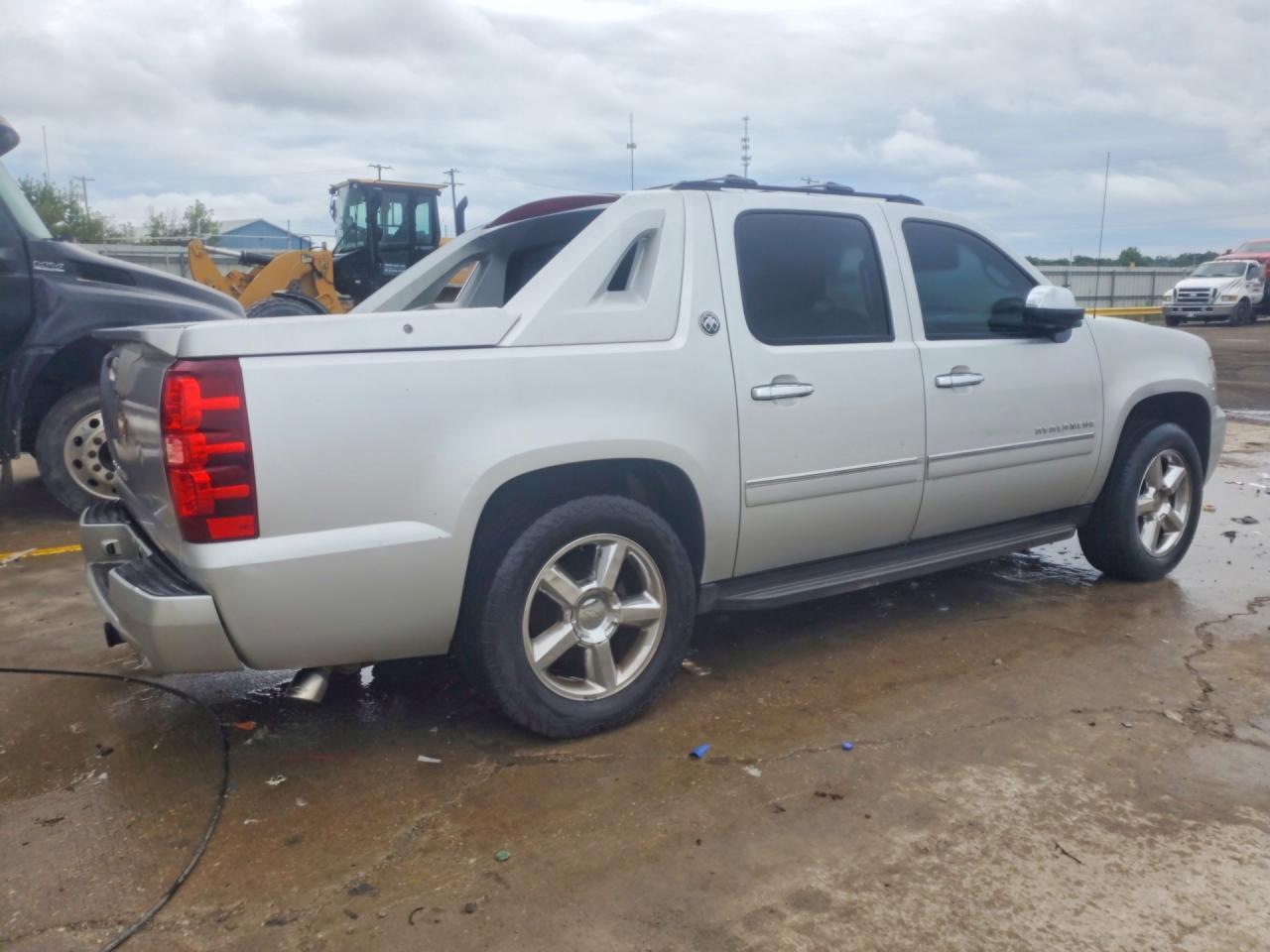 2013 Chevrolet Avalanche Ltz - zdjęcie 3