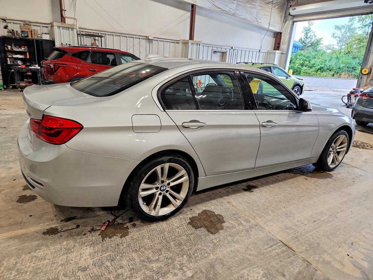 2018 BMW 330 Xi - zdjęcie 3