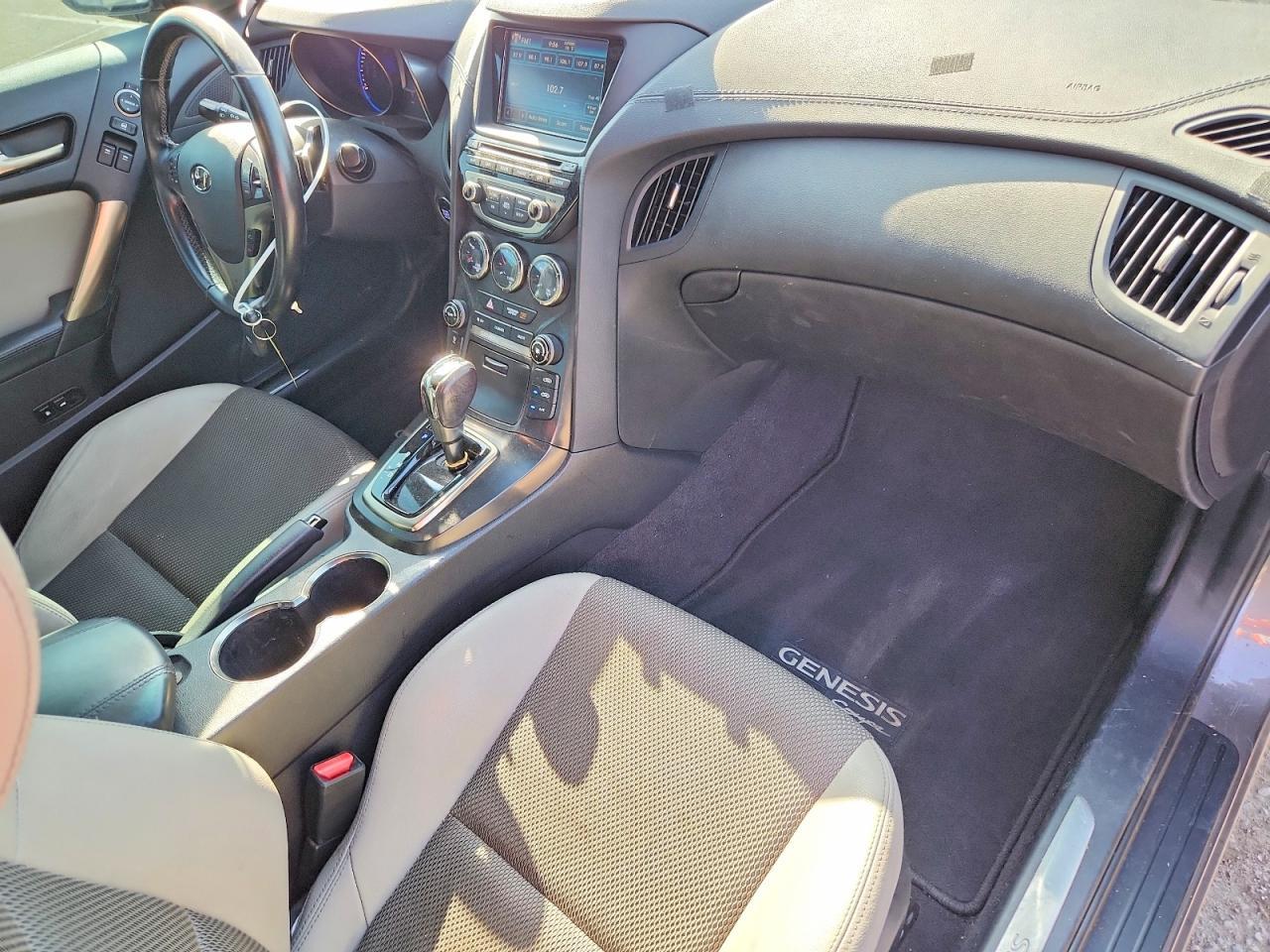 2013 Hyundai Genesis Coupe 2.0T Premium - zdjęcie 8