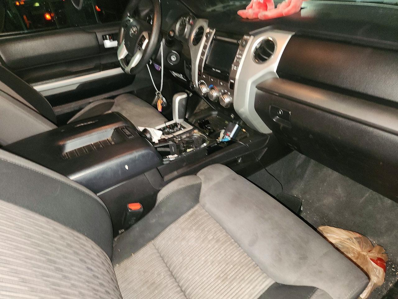 2016 Toyota Tundra Sr5 - zdjęcie 13