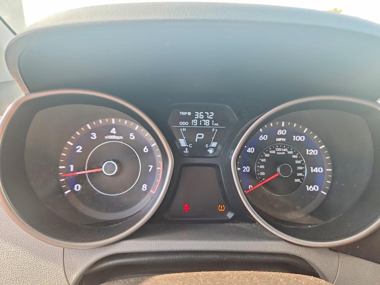 2013 Hyundai Elantra - zdjęcie 9
