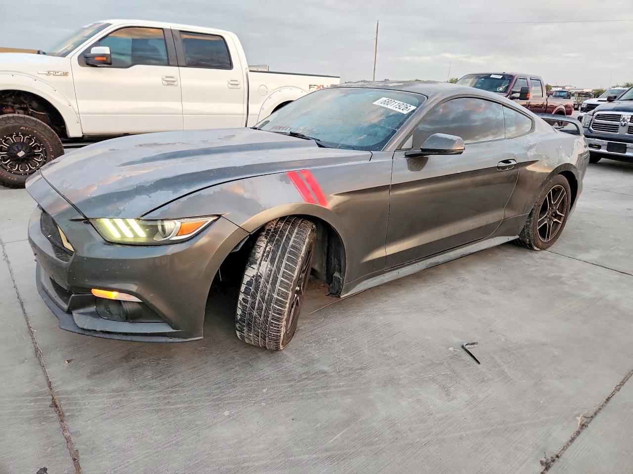 2015 Ford Mustang - zdjęcie główne