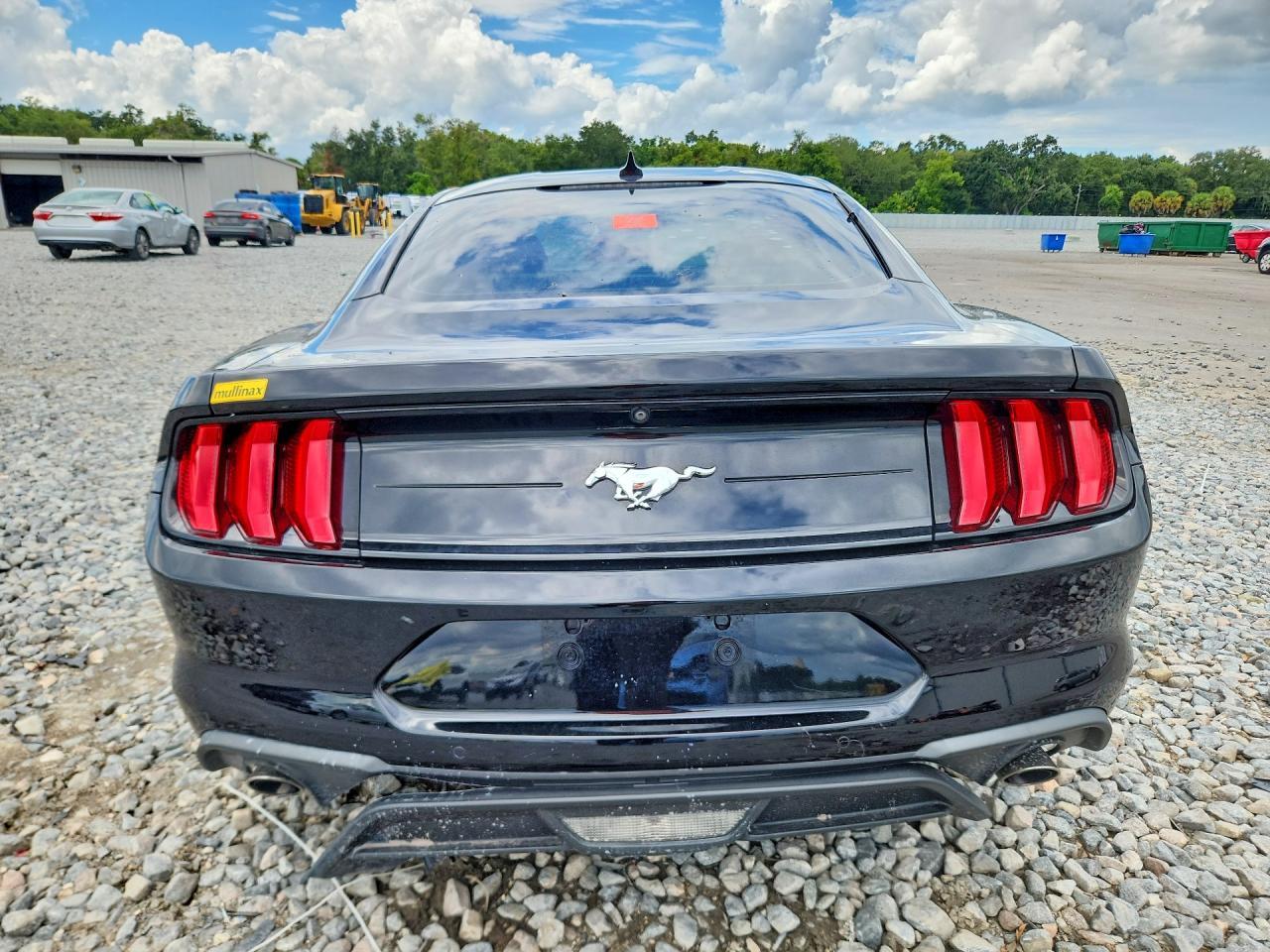 2022 Ford Mustang - zdjęcie 6